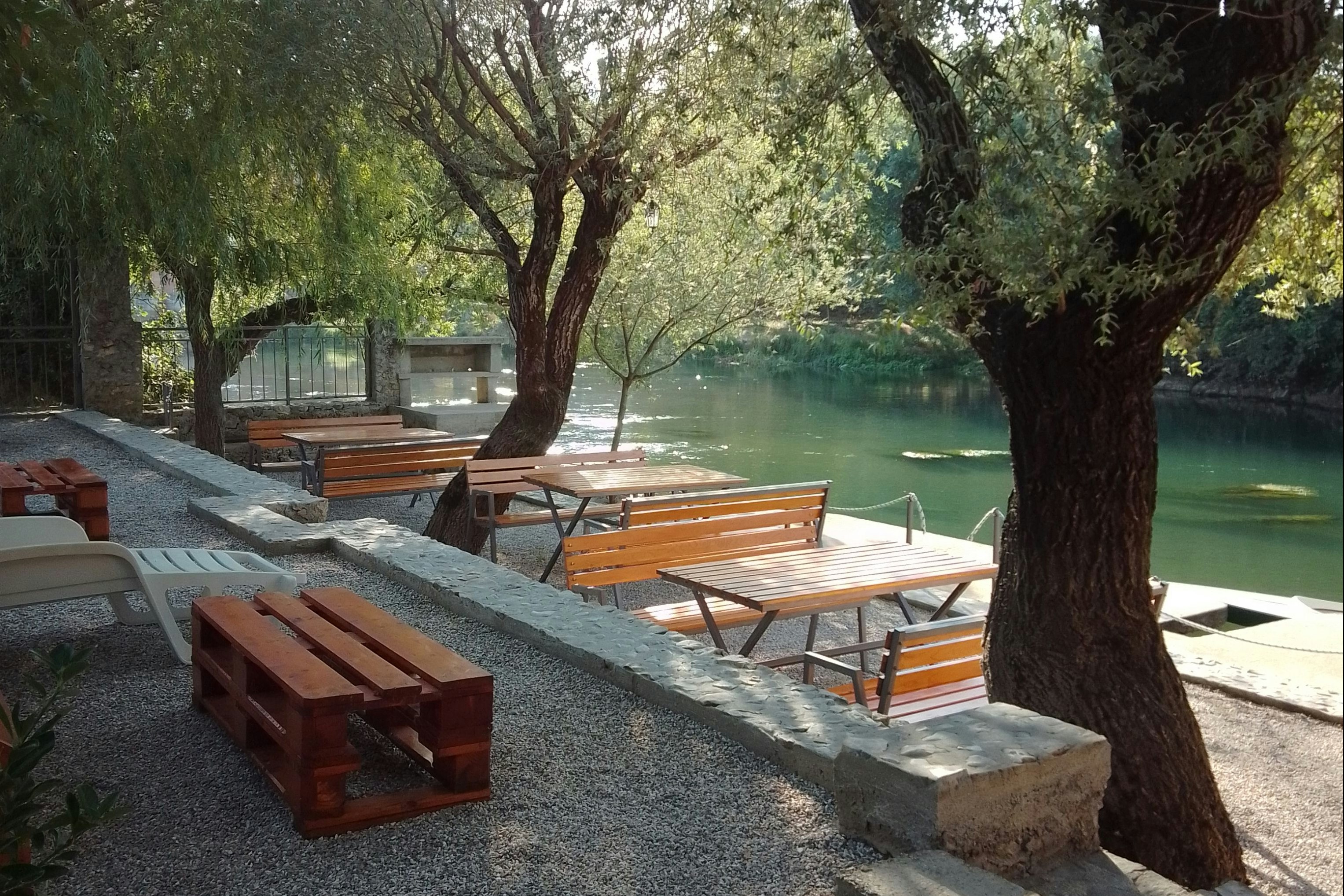 Autocamp Holiday - Terrasse auf dem Campingplatz