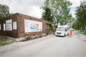 Autocamp Lipno - Modřín - Einfahrt des Campingplatzes