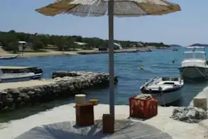 Autocamp Maslina - mit Blick auf das Meer