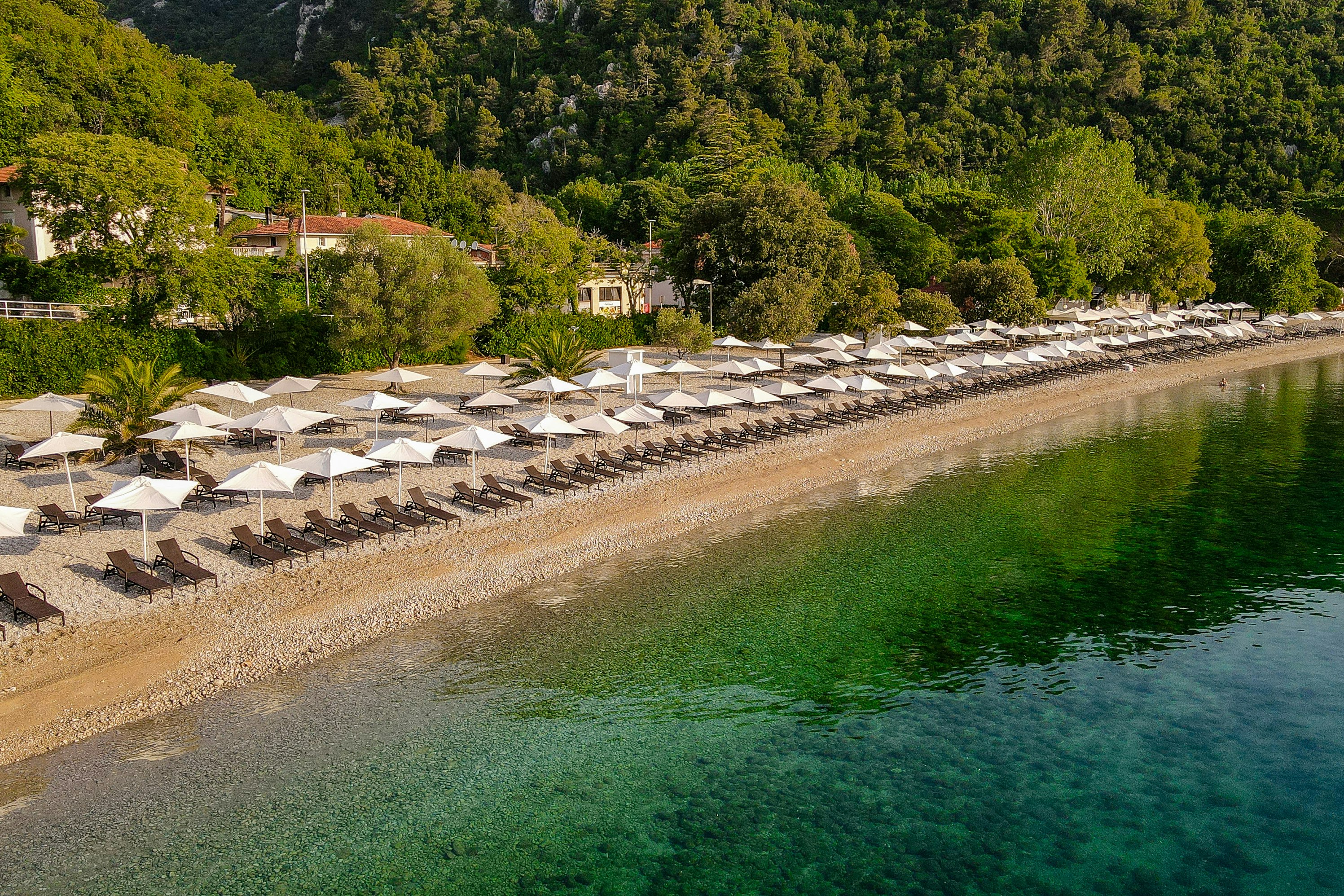 Camping Medveja  Autocamp Medveja - Badestrand aus der Vogelperspektive