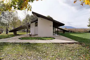 Autocamp Orljani - Sanitärgebäude vom Campingplatz
