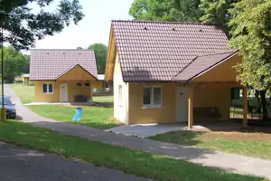 Autocamping Margita-Ilona - Mobilheime vom Campingplatz mit Veranda