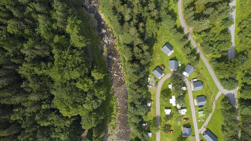 Base Camp Medvědín  Autocamping Špindlerův Mlýn - Blick auf den Campingplatz aus der Vogelperspektive