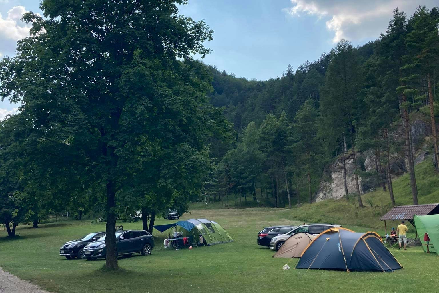 Autocamping Slnečné Skaly  - Zeltwiese auf dem Campingplatz