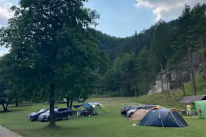 Autocamping Slnečné Skaly - Zeltwiese auf dem Campingplatz
