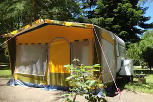 Autokamp Otesevo - Wohnmobilstellplätze auf der Wiese