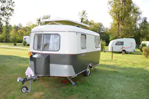 Natur & City Camping Ellwangen - Wohnwagenstellplätze im Grünen auf dem Campingplatz