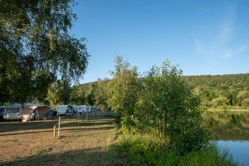 AZUR Campingpark Wertheim am Main - Standplatz - Lage am See