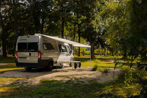 Azur Camping Ingolstadt AZUR Waldcamping Auwaldsee - Standplätze auf dem Campingplatz