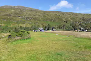 Badrallach Bothy and Campsite - Standplatzwiese auf dem Campingplatz