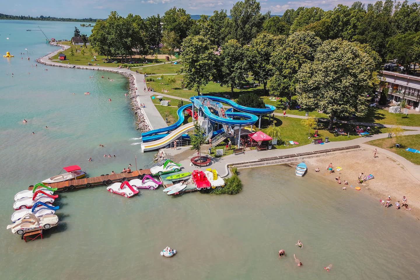 Balatontourist Camping&Bungalows Füred - Wasserpark und Tretboot 