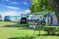 Balatontourist Camping Strand-Holiday - Wohnmobil-stellplätze auf der Wiese