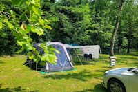 Thermal Camping Zalakaros  Balatontourist Camping Termál - Zeltplatz umgeben von Bäumen
