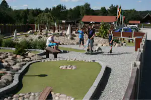 Bamsebo Camping - Minigolfplatz auf dem Campingplatz