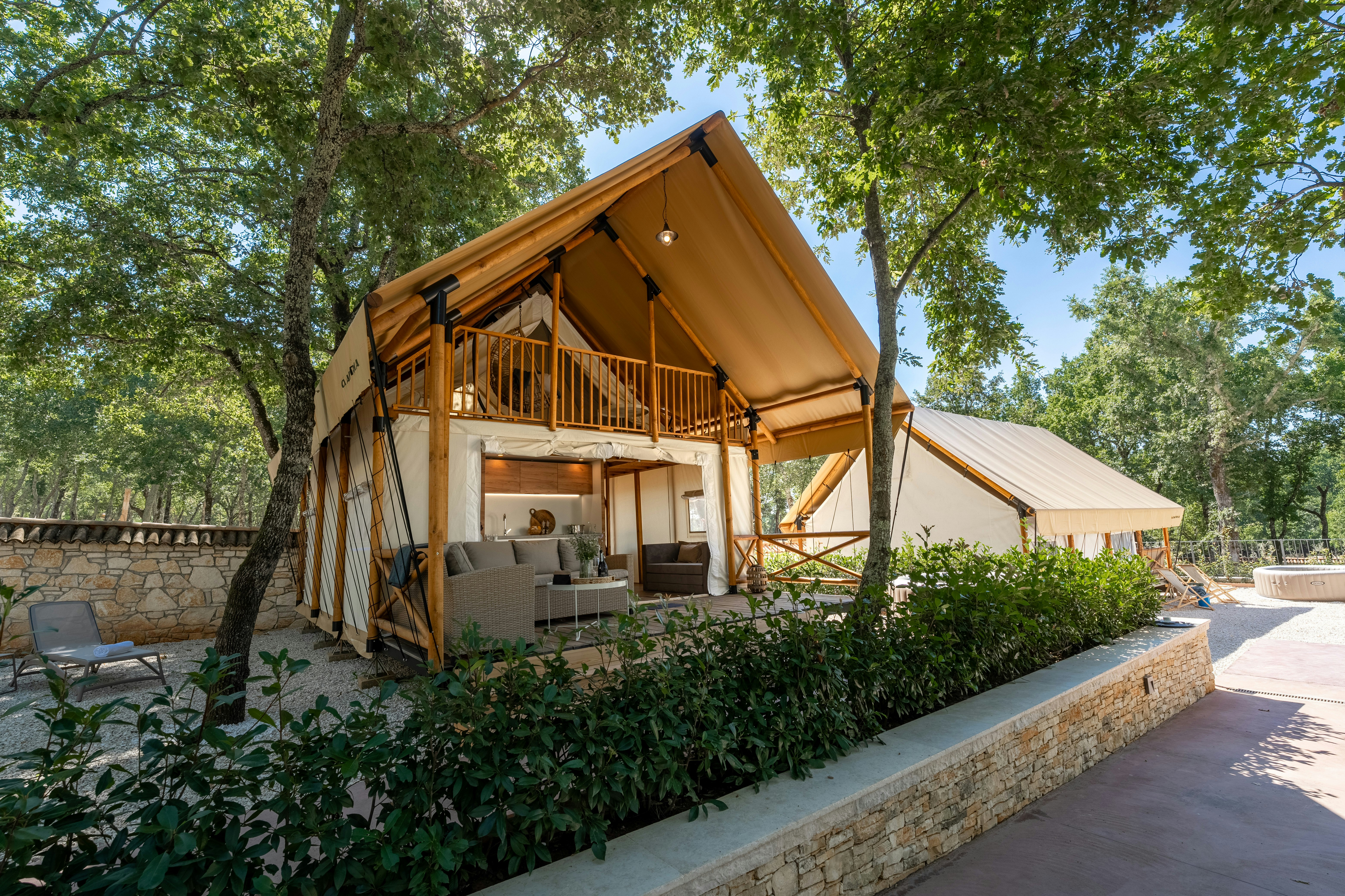 Banki Green Istrian Village - Loft-Glamping-Zelt mit zwei Etagen und Terrasse