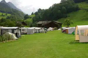 Bauernhof-Camping Wyler - Wohnwagen- und Zeltstellplatz auf dem Campingplatz