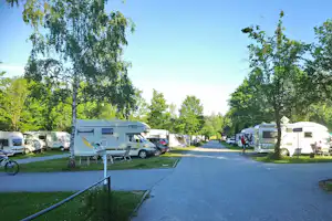 Bavaria Kur- und Sport-Camping-Park - Wohnmobil- und Wohnwagenstellplätze im Grünen auf dem Campingplatz