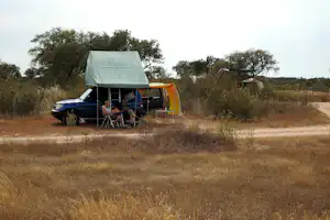 Bubulcus & Bolotas Camping - Camperpaar mit Campingwagon