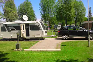 Bellevue Camping - Wohnwagenstellplätze im Grünen auf dem Campingplatz