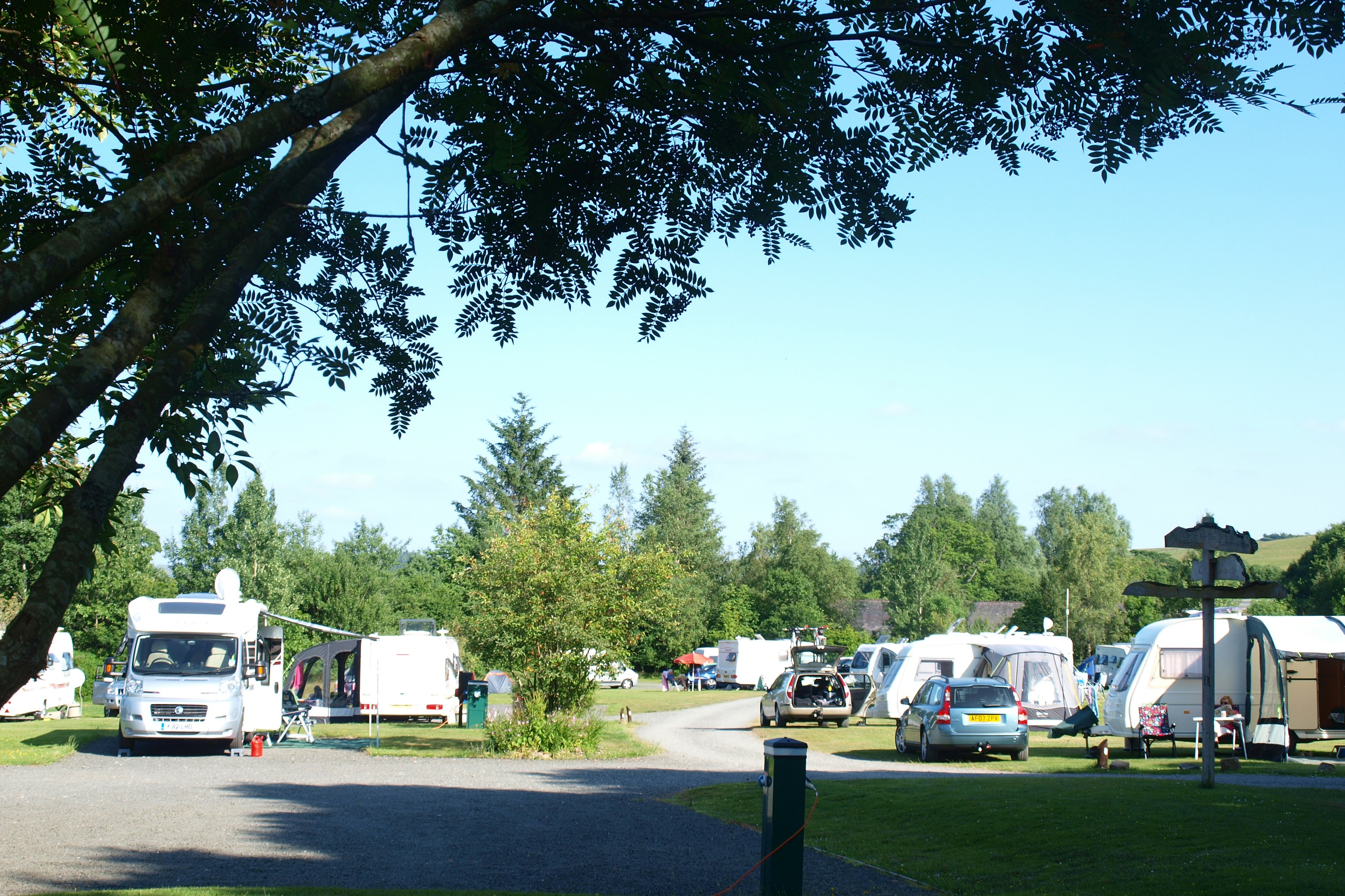 Bellingham Camping & Caravanning Club  Bellingham Camping and Caravan Club Site - Standplätze auf dem Campingplatz