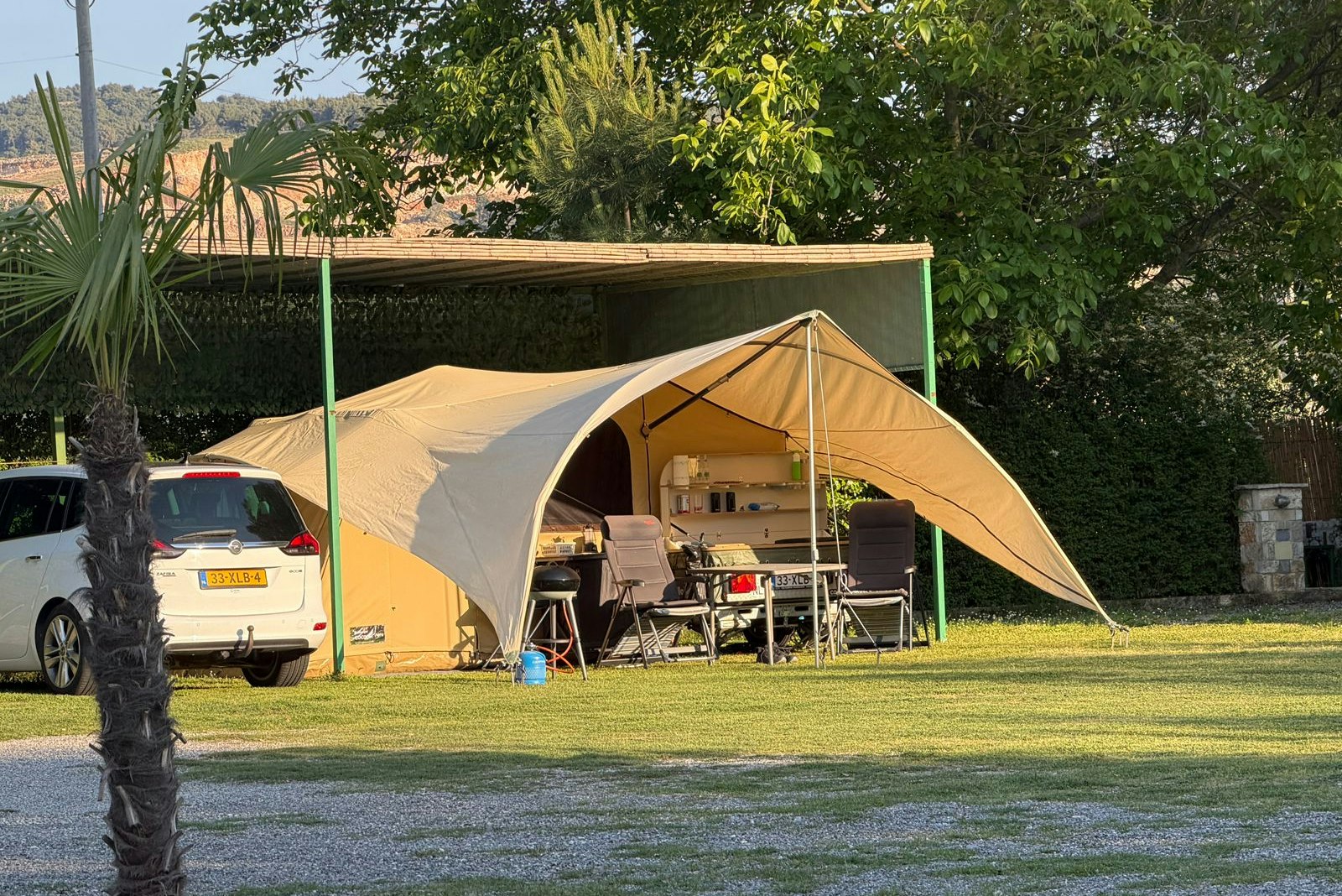 Berat Caravan Camping - Standplätze auf dem Campingplatz