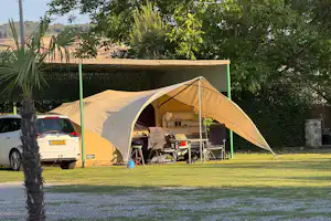 Berat Caravan Camping - Standplätze auf dem Campingplatz