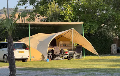Berat Caravan Camping