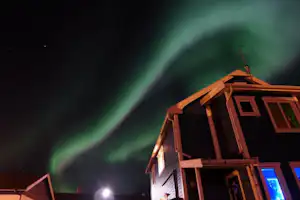 Berlevåg Camping - Nordlichter beim Campingplatz im Norden von Norwegen