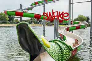 Betuwe Strand Recreatie - Wasserrutsche auf dem Campingplatz