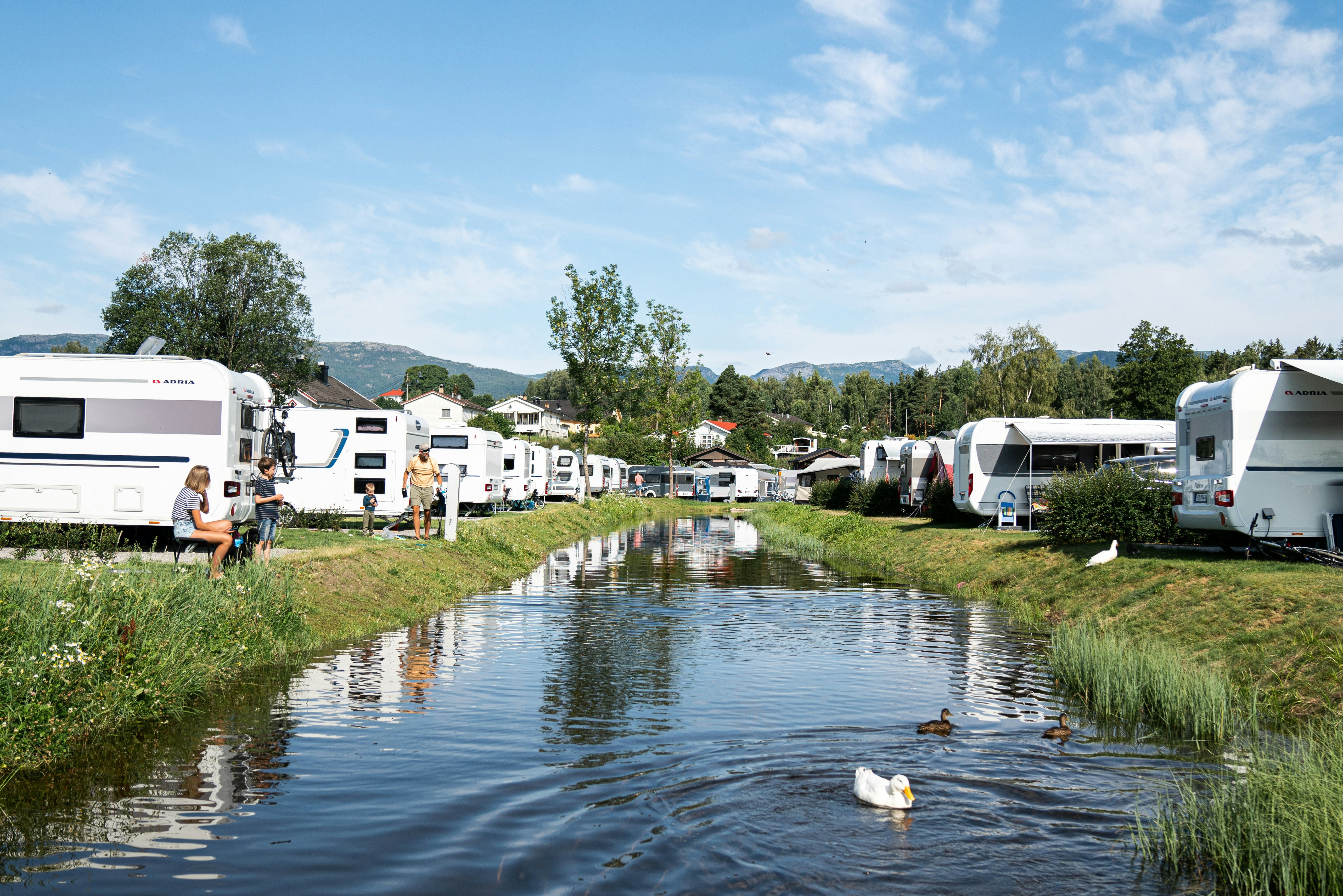 Beverøya Camping - Standplätze am Kanal auf dem Campingplatz