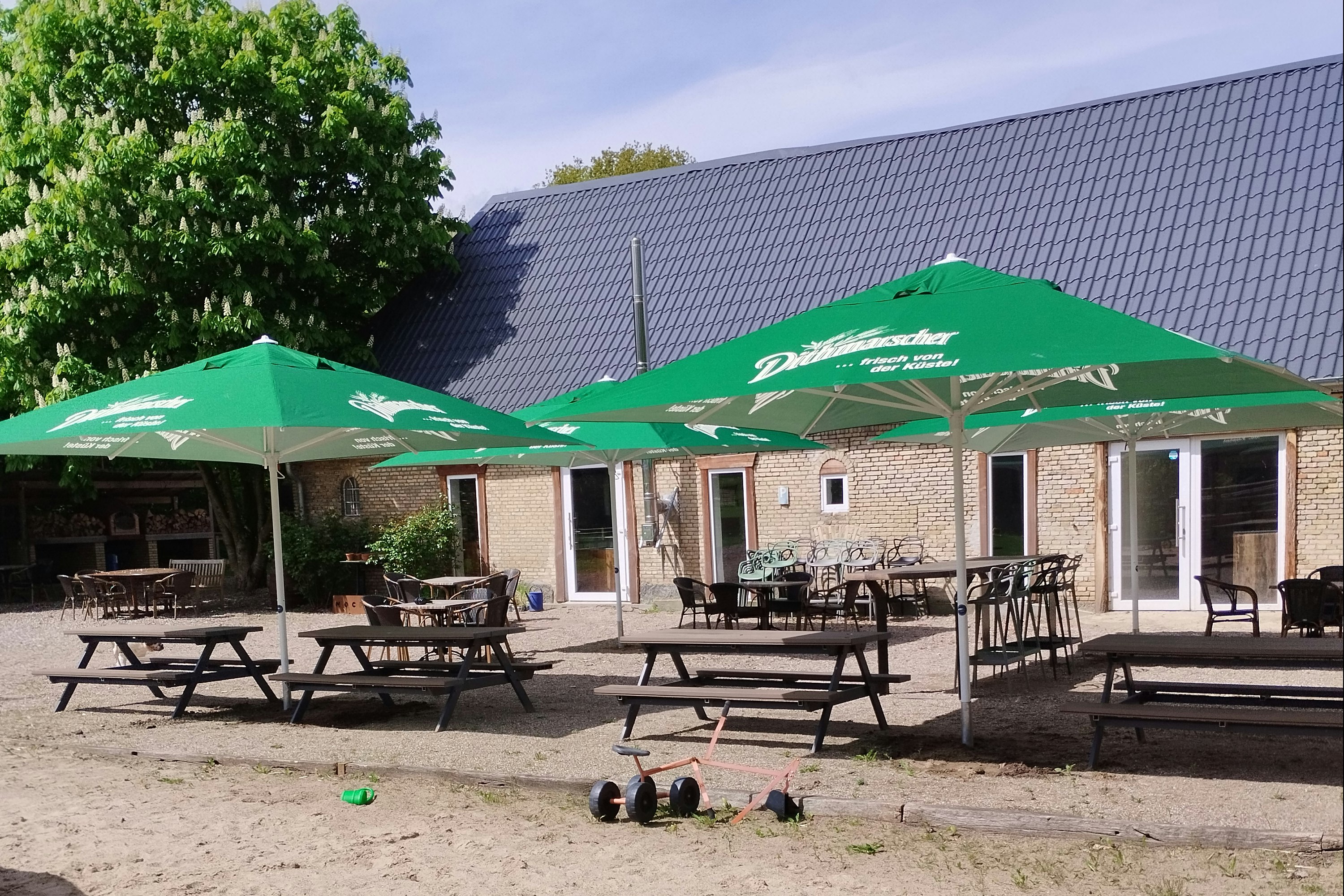 Big Birds Farm  - Restaurant mit Terrasse auf dem Campingplatz