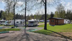 Billingens Stugby o Camping - Wohnmobil- und Wohnwagenstellplätze auf dem Campingplatz