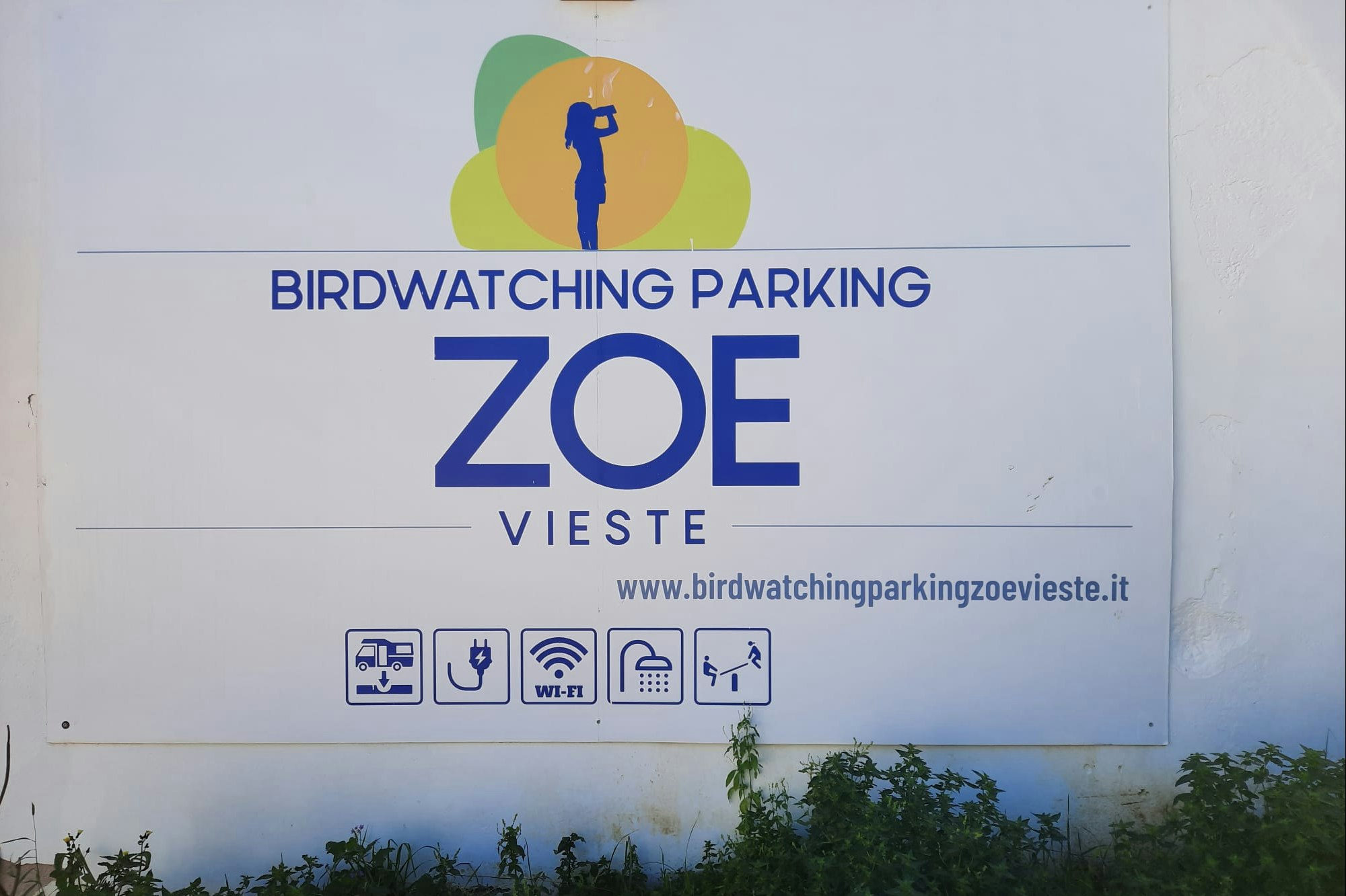 BirdWatching Parking Zoe - Eingangsschild auf dem Campingplatz