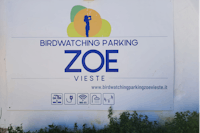BirdWatching Parking Zoe - Eingangsschild auf dem Campingplatz