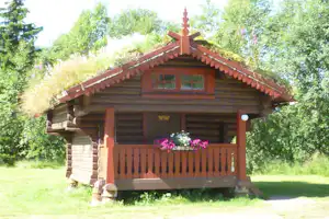 Birkelund Camping - Chalet mit Veranda im Grünen auf dem Campingplatz