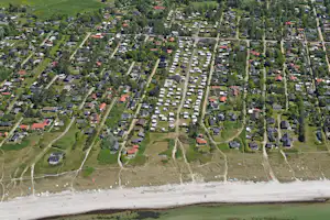 Bjerge Sydstrand Camping - Campingplatz aus der Vogelperspektive