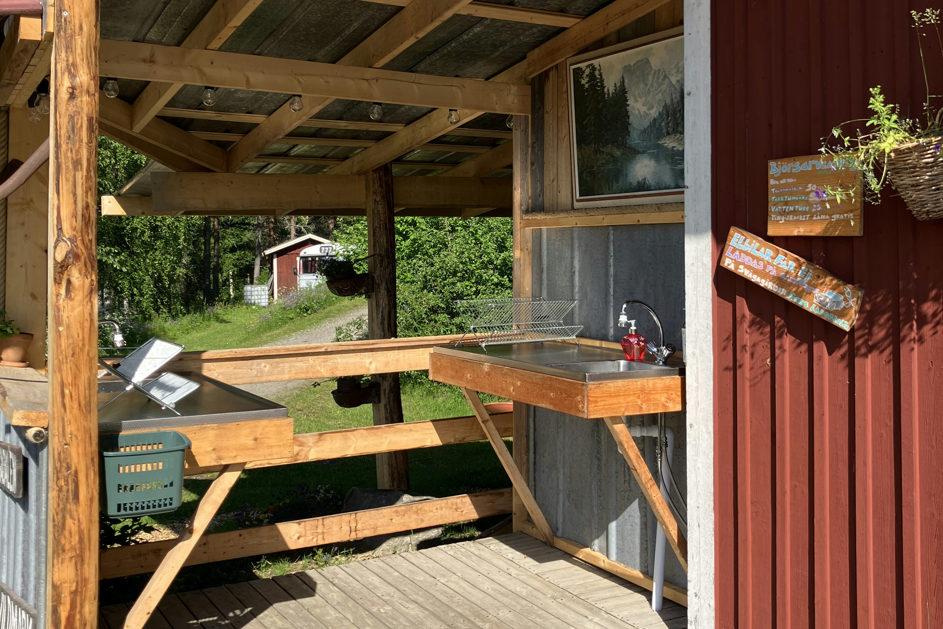 Björsarv camping - Geschirrspülbecken auf dem Campingplatz
