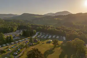 Blair Castle Caravan Park - Luftaufnahme des Campingplatzes
