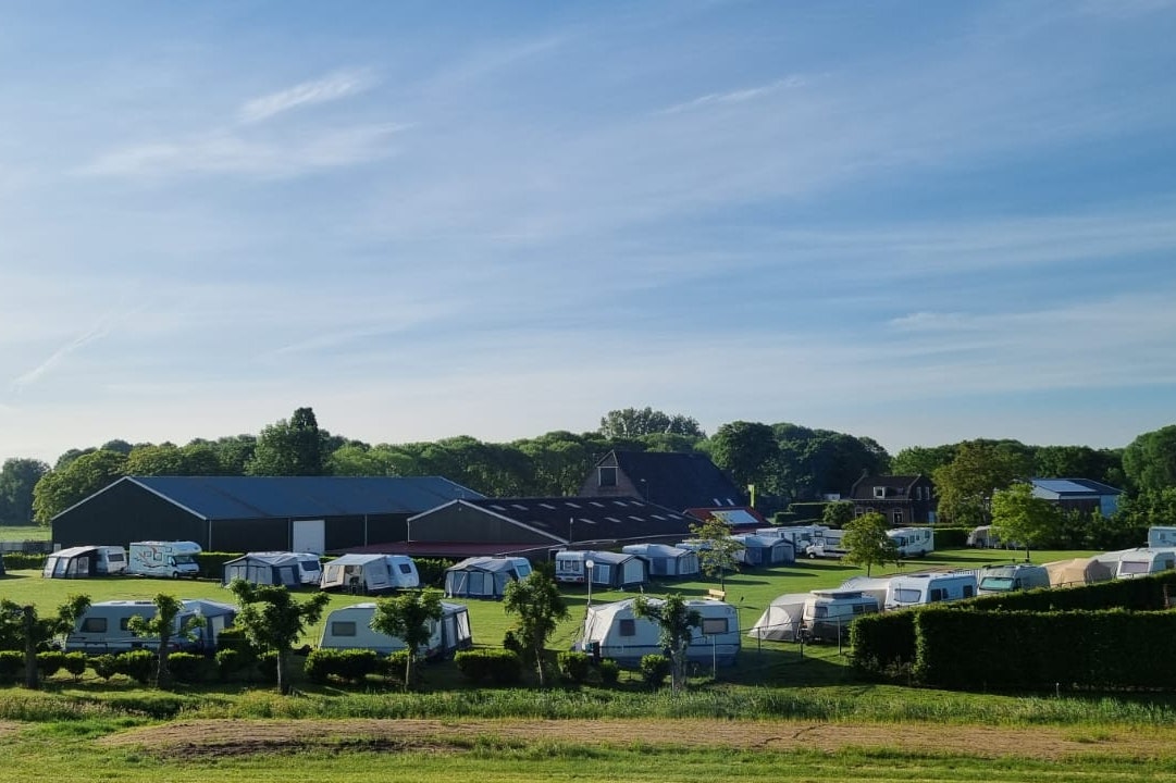 Boerderij Camping De Linde - Blick auf Standplätze