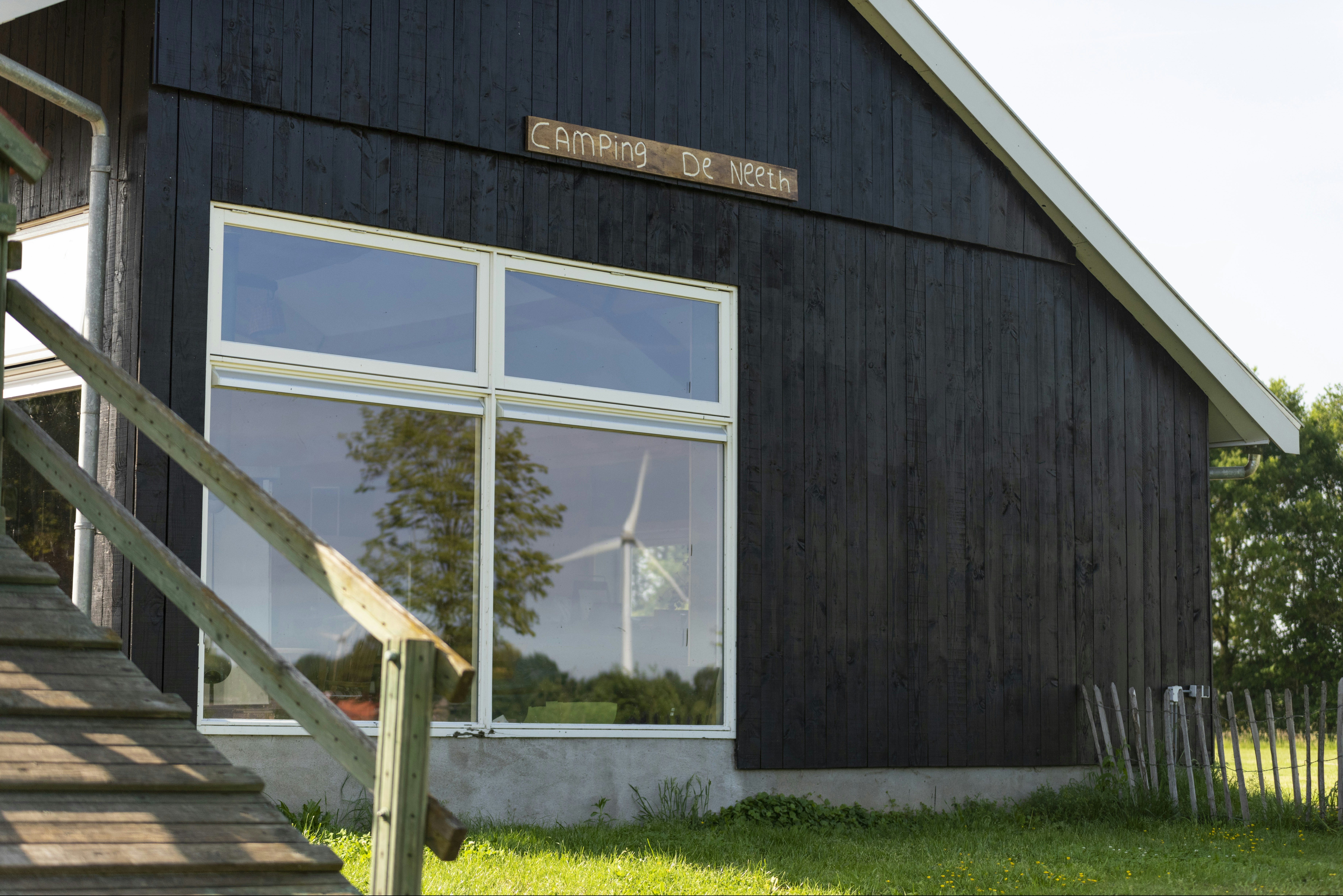 BoerderijCamping De Neeth - Blick auf das Hauptgebäude des Campingplatzes