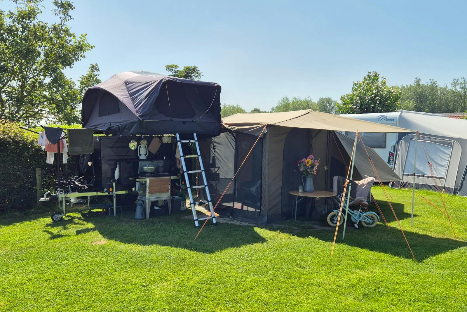 Boerderijcamping De Oosthoek - Standplatzwiese auf dem Campingplatz