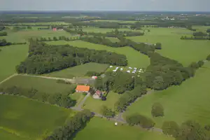Boerderijcamping Erve Wolkotte - Campingplatz aus der Vogelperspektive