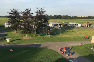 Boerderijcamping Van't Zandeind - Standplatzwiese auf dem Campingplatz