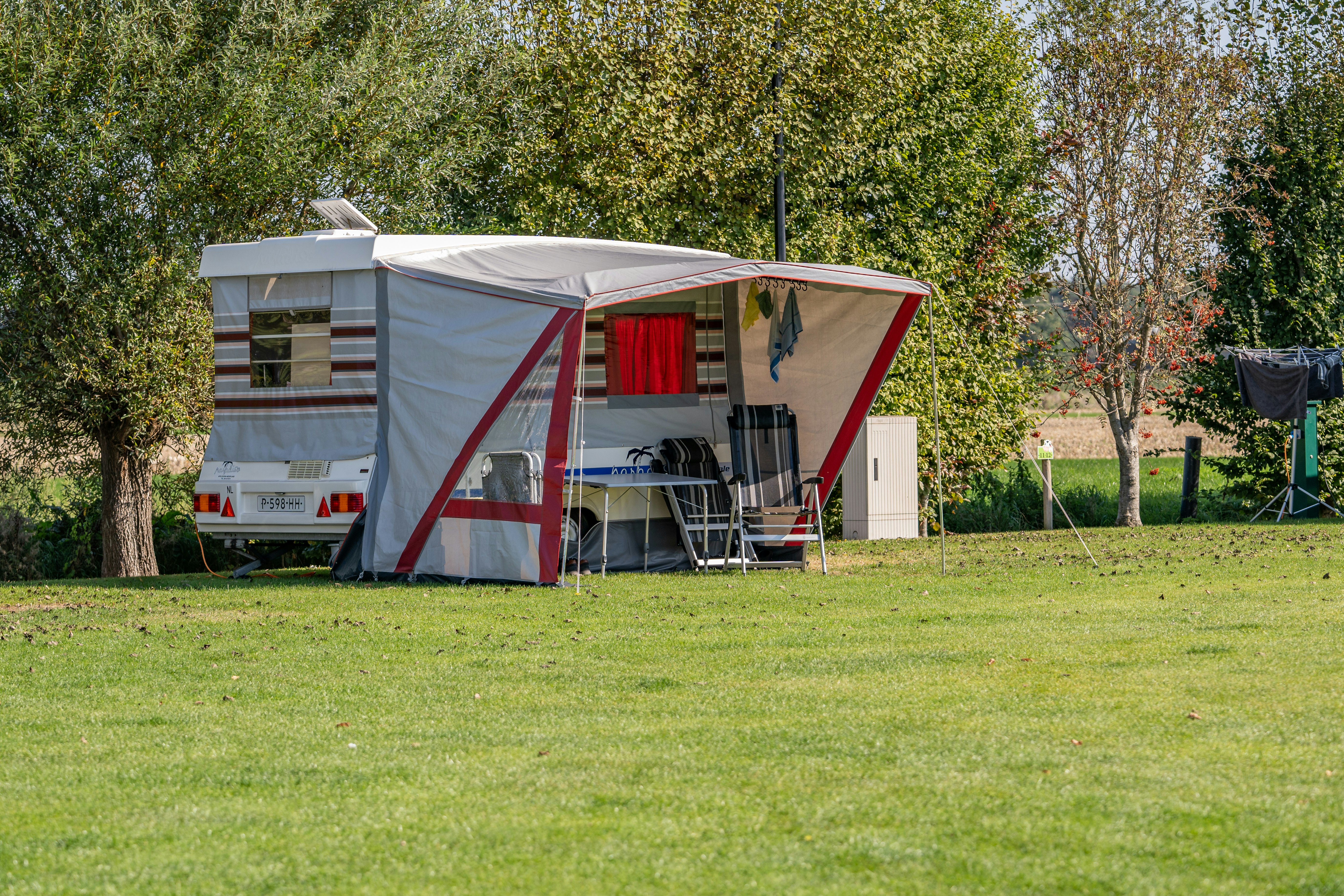 Boerderijcamping Varsenerveld - Wohnmobil auf Standplatz auf dem Campingplatz