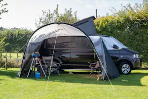 Boerderijcamping Varsenerveld - Wohnmobil auf Standplatz