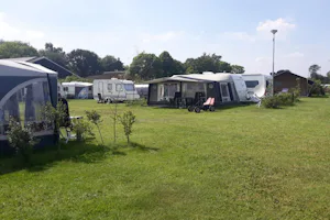 Boerencamping Het Scholtemeijer - Wohnmobil- und Wohnwagenstellplätze im Grünen