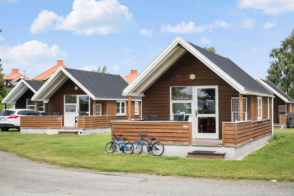 First Camp Bogense City - Fyn - Mietunterkünfte mit überdachter Terrasse 