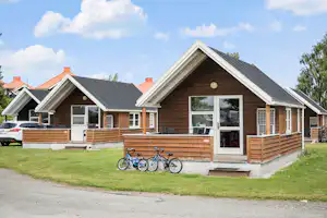 First Camp Bogense City - Fyn - Mietunterkünfte mit überdachter Terrasse