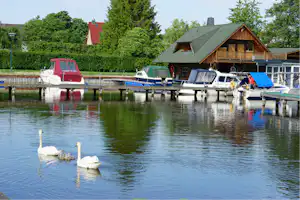 Bootshafen & Campingplatz Eldena - Bootshafen am Campingplatz