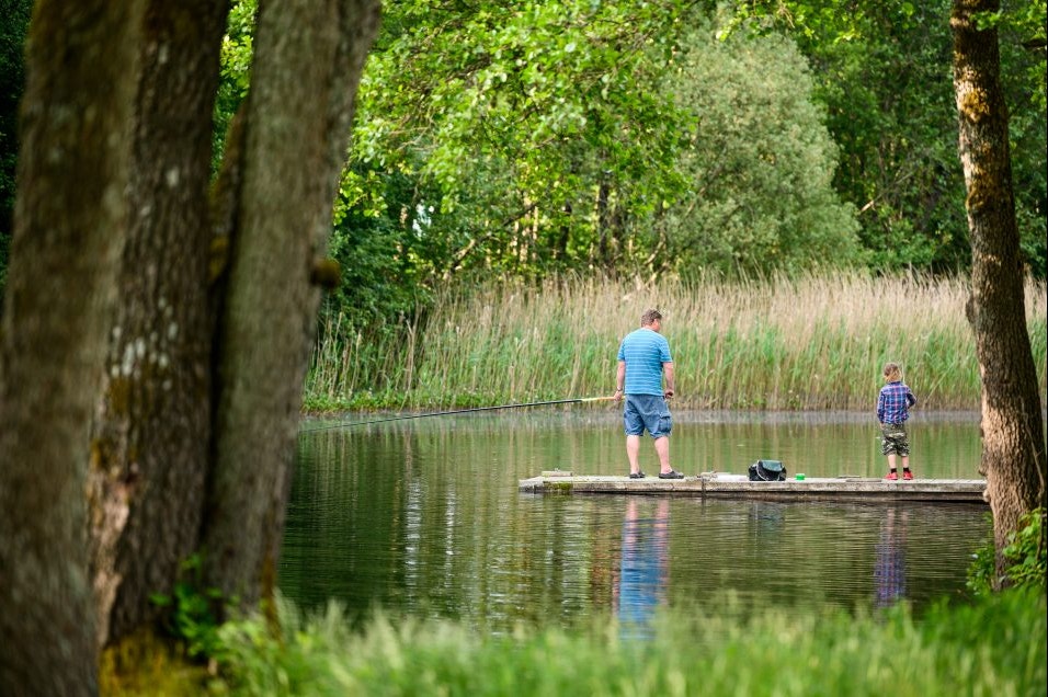 Borås Camping  Boras Camping - Angelstelle am See